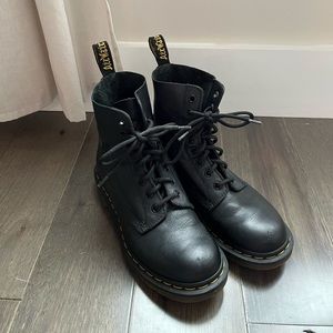 Dr. Martens 1460 Women’s Pascal Virginia Boot size 7